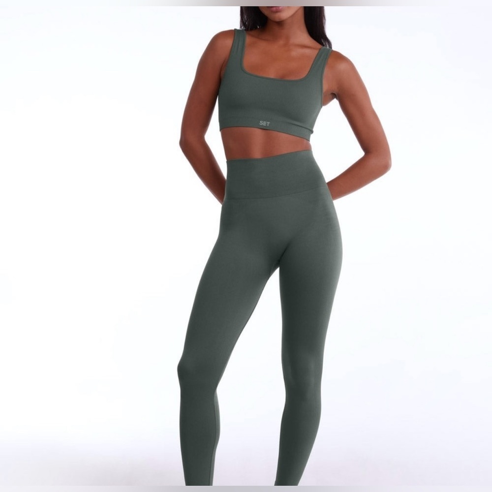 SET ACTIVE set in color Vegas